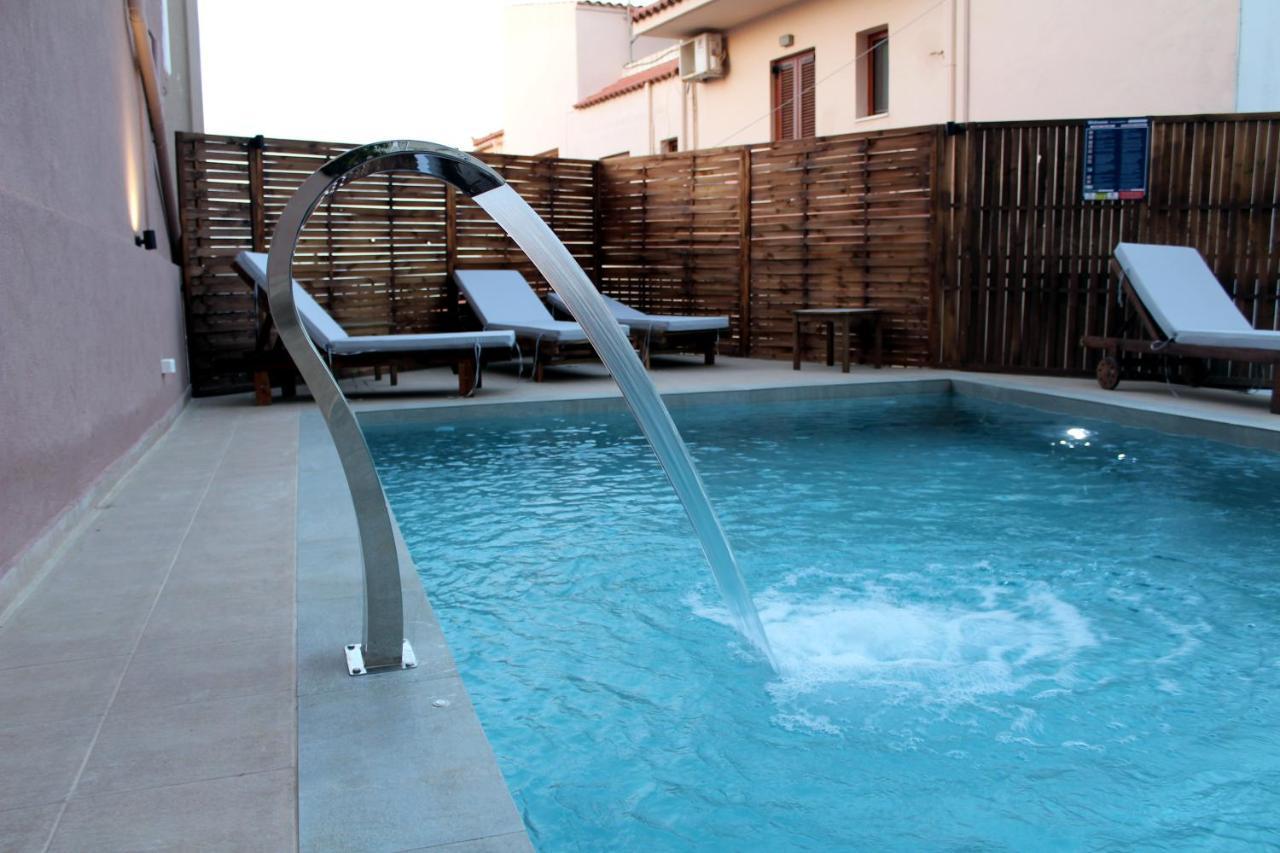 Mithos Premium Rooms Agia Marina Dış mekan fotoğraf