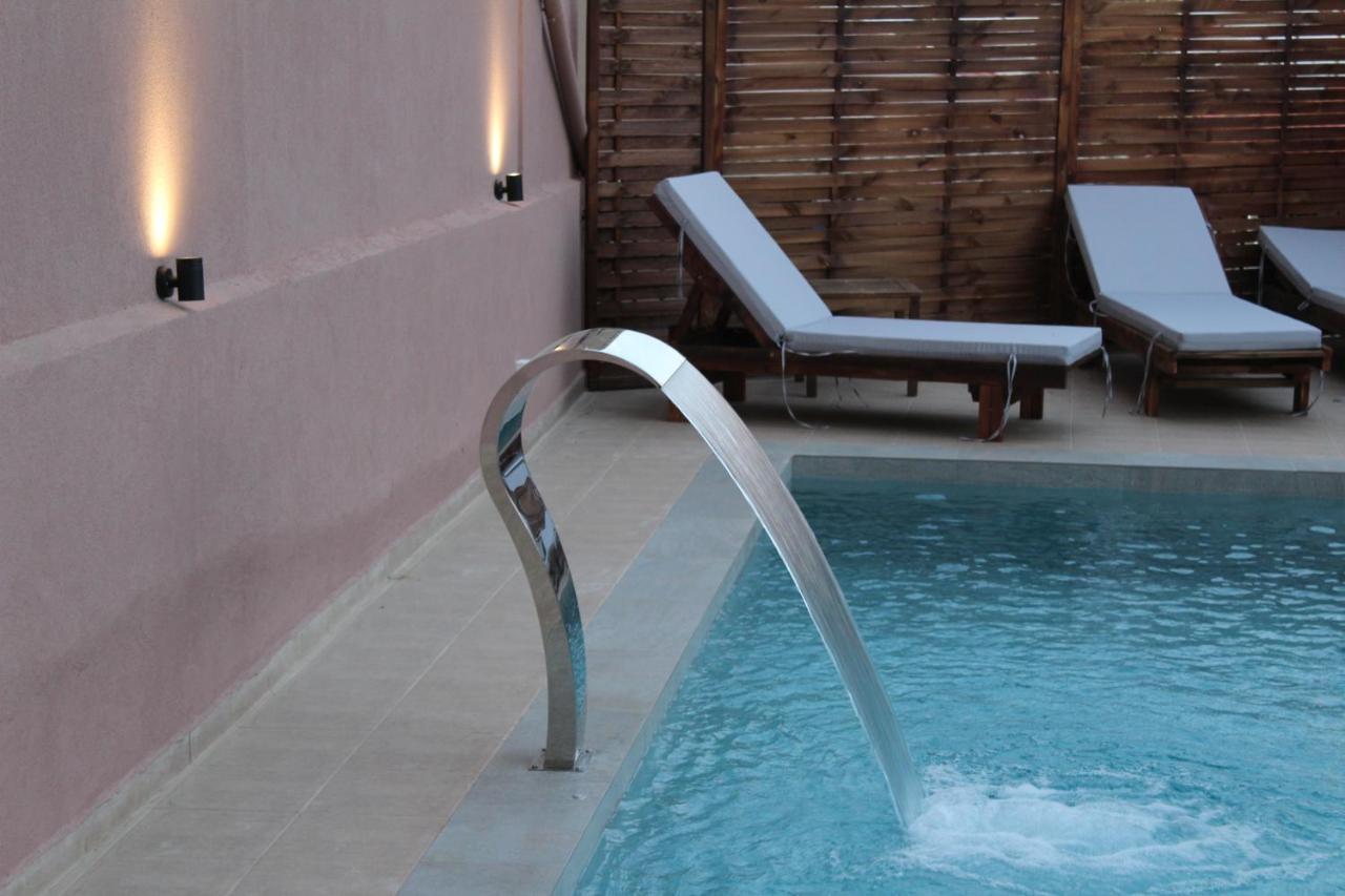Mithos Premium Rooms Agia Marina Dış mekan fotoğraf