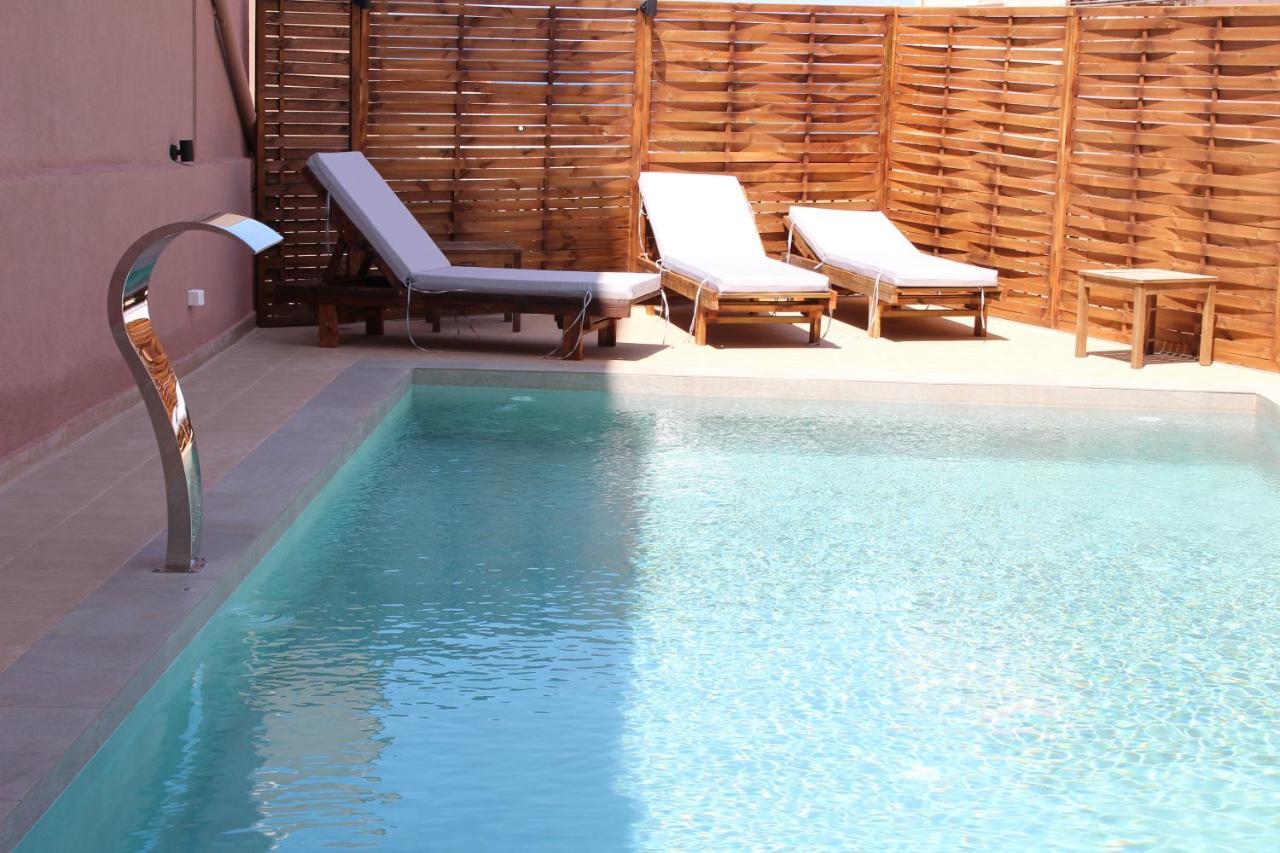 Mithos Premium Rooms Agia Marina Dış mekan fotoğraf