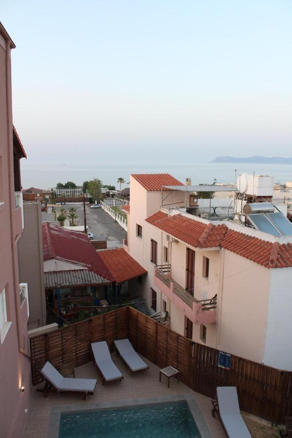 Mithos Premium Rooms Agia Marina Dış mekan fotoğraf