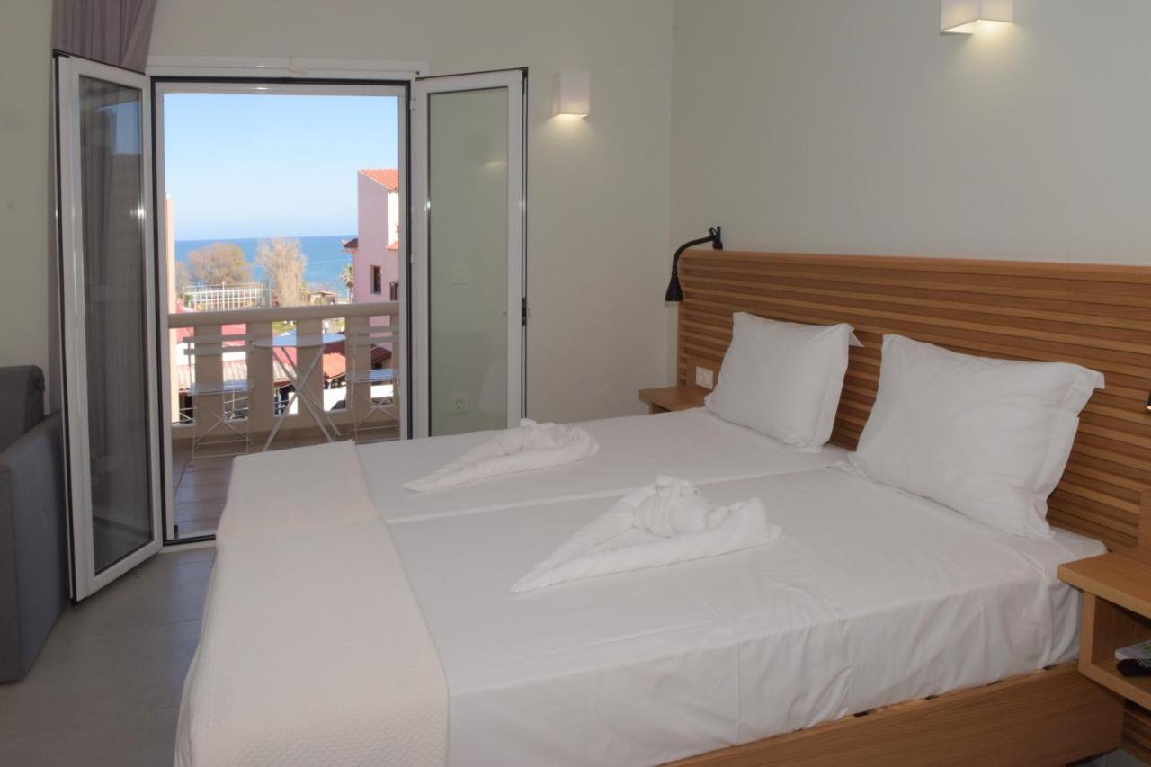 Mithos Premium Rooms Agia Marina Dış mekan fotoğraf