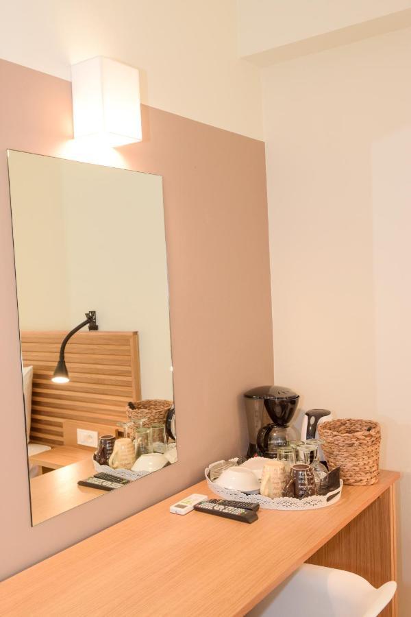 Mithos Premium Rooms Agia Marina Dış mekan fotoğraf