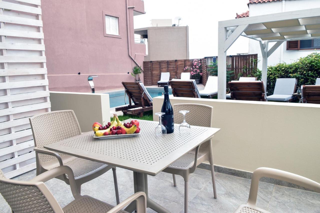 Mithos Premium Rooms Agia Marina Dış mekan fotoğraf