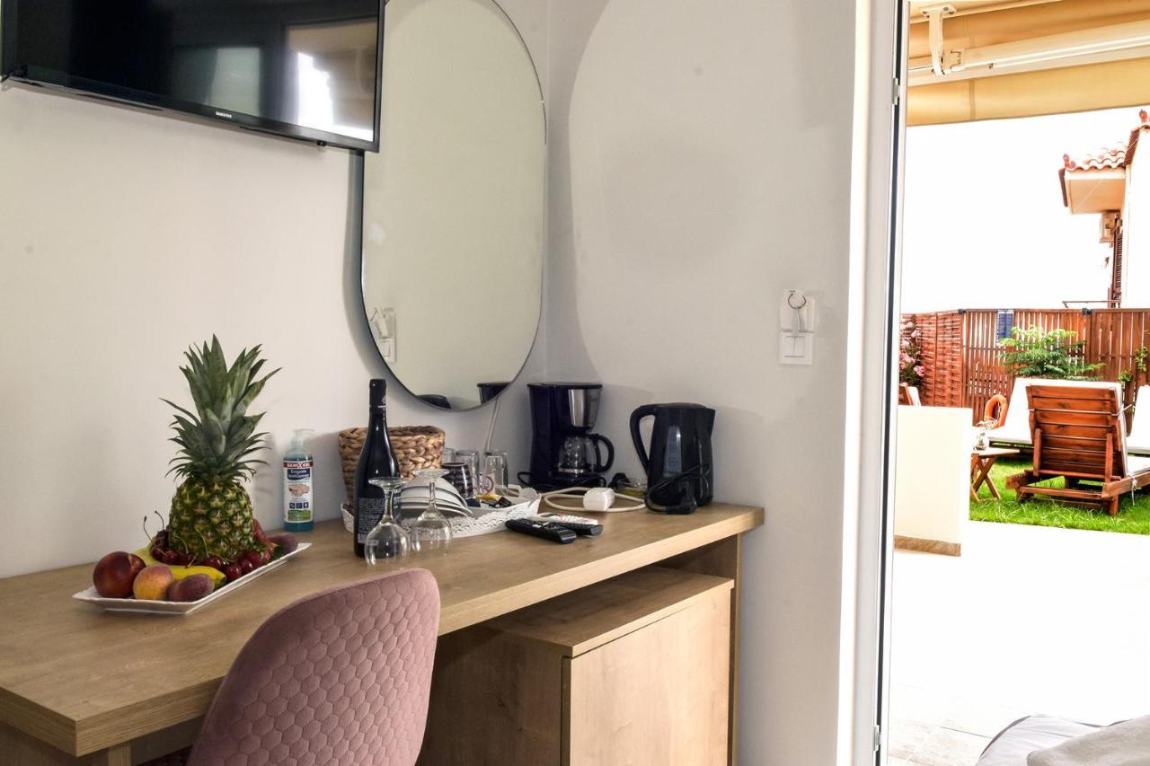 Mithos Premium Rooms Agia Marina Dış mekan fotoğraf