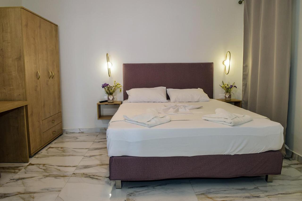 Mithos Premium Rooms Agia Marina Dış mekan fotoğraf