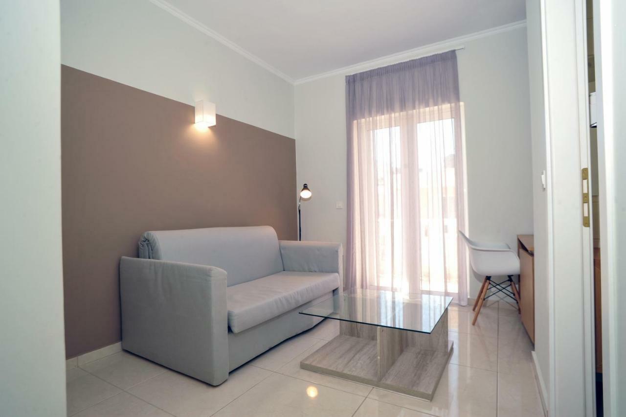 Mithos Premium Rooms Agia Marina Dış mekan fotoğraf