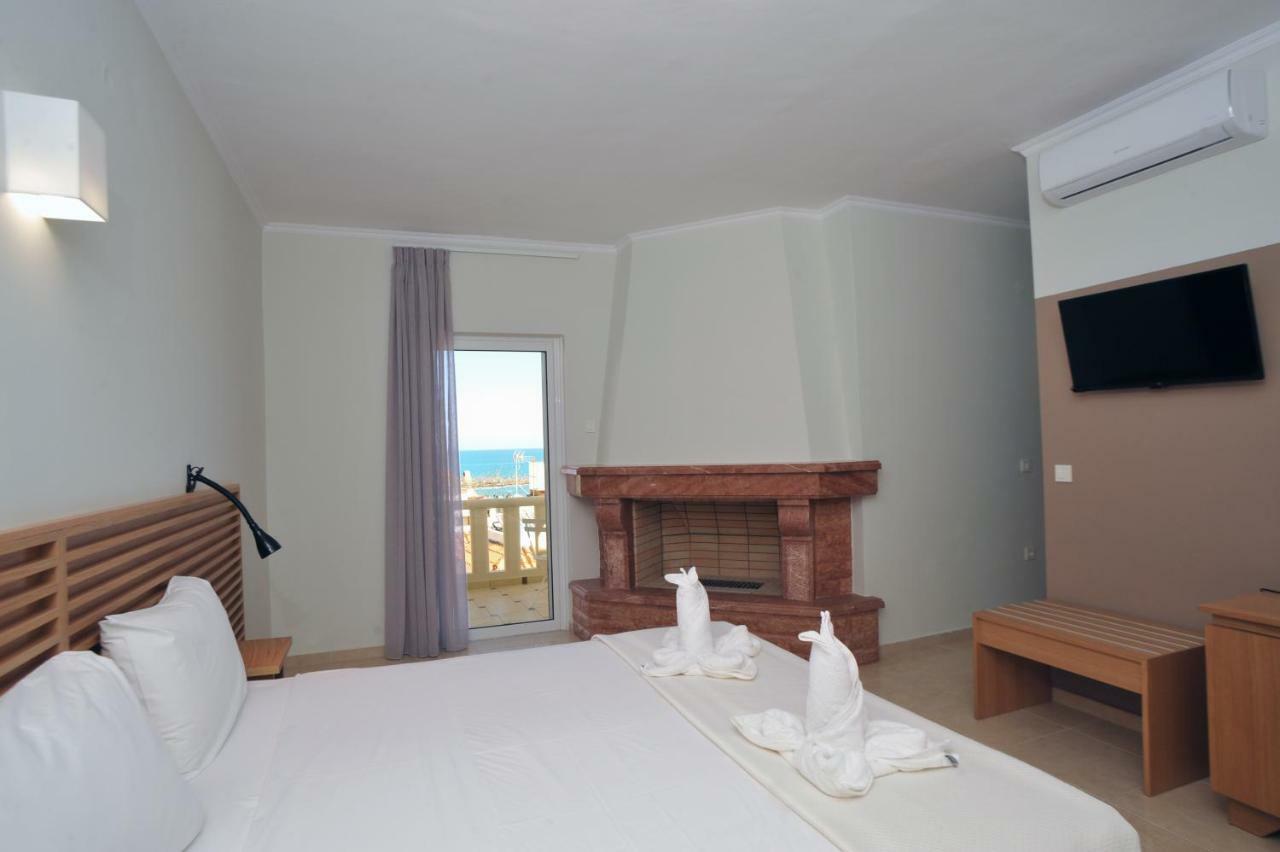 Mithos Premium Rooms Agia Marina Dış mekan fotoğraf